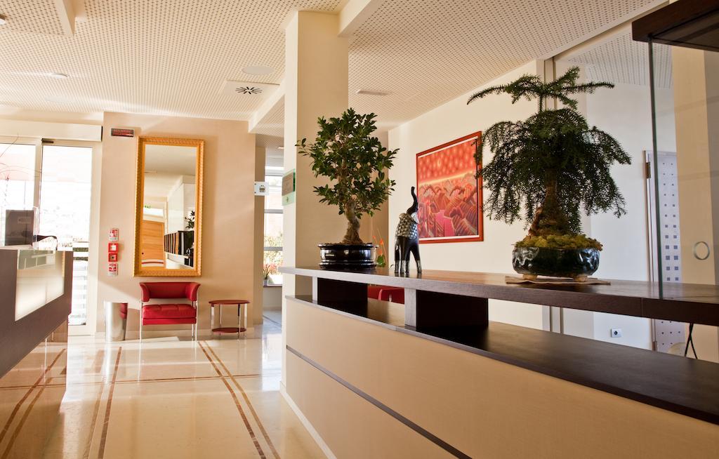 Breaking Business Hotel Mosciano SantʼAngelo Extérieur photo