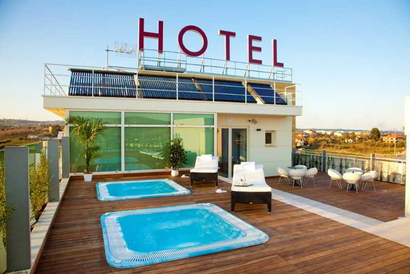 Breaking Business Hotel Mosciano SantʼAngelo Extérieur photo