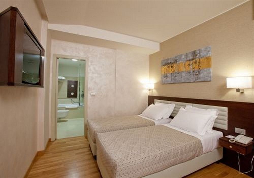 Breaking Business Hotel Mosciano SantʼAngelo Extérieur photo