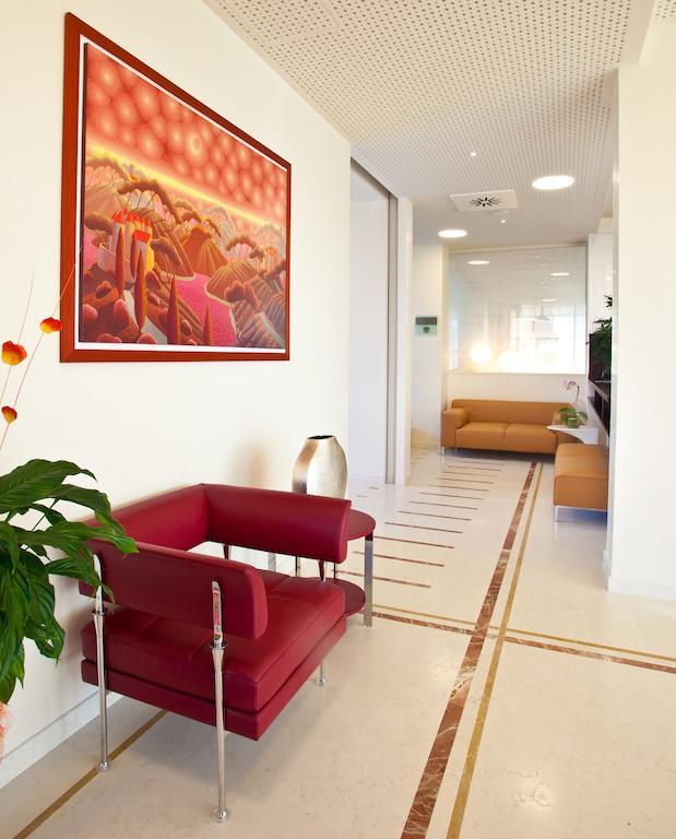 Breaking Business Hotel Mosciano SantʼAngelo Extérieur photo