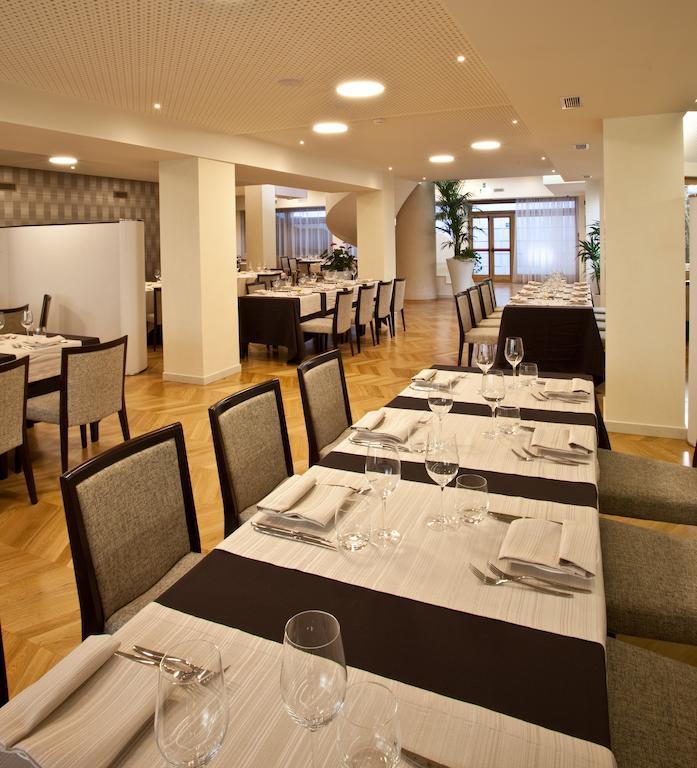 Breaking Business Hotel Mosciano SantʼAngelo Extérieur photo