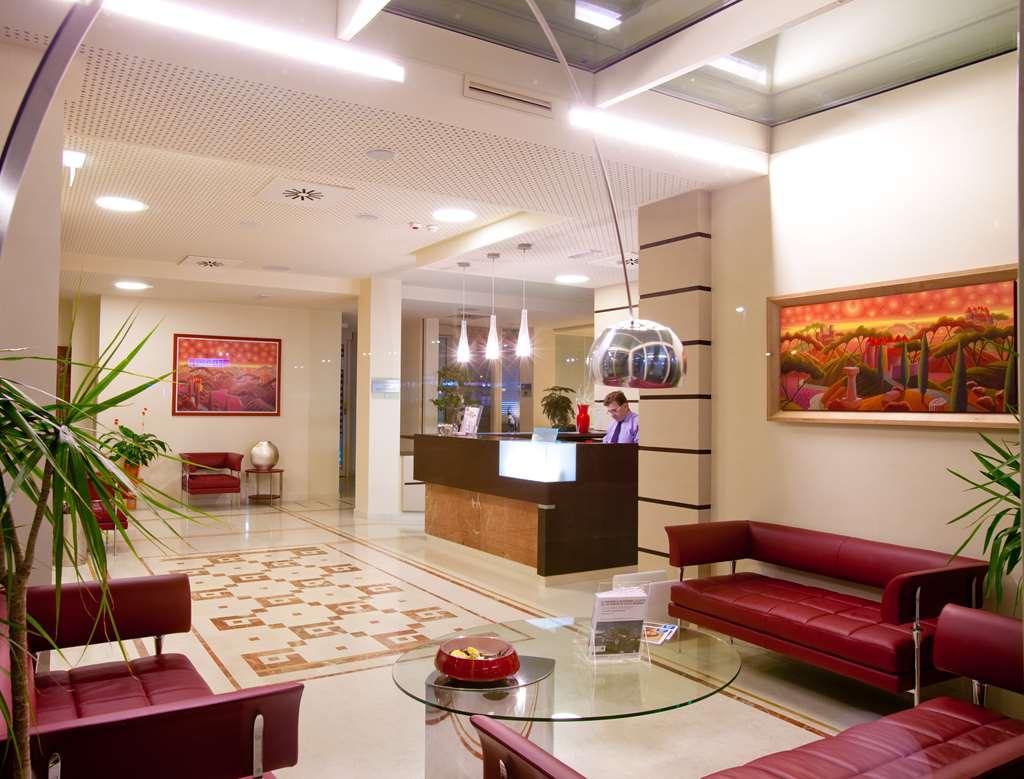 Breaking Business Hotel Mosciano SantʼAngelo Restaurant photo
